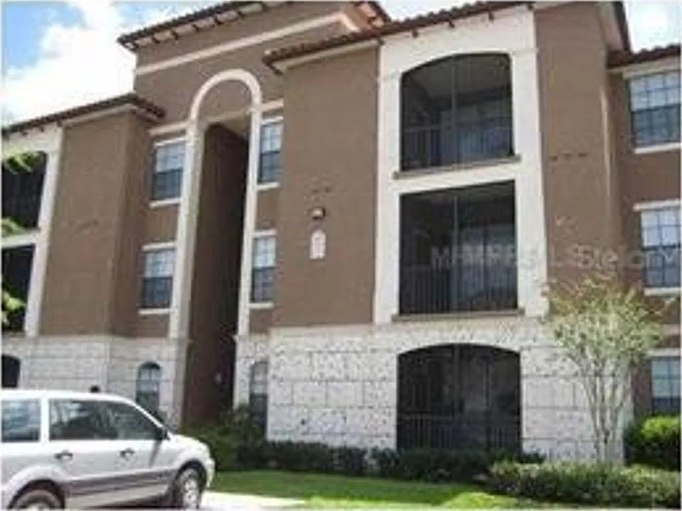 6141 Metrowest Blvd #22