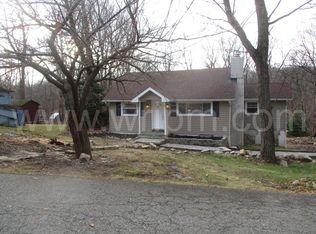 29 Alturas Rd, Highland Lakes, NJ 07422