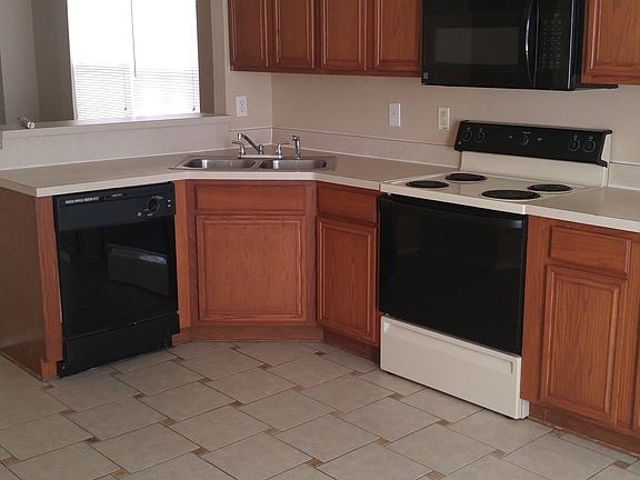 4th image of 2428 Laurel Hill Ln