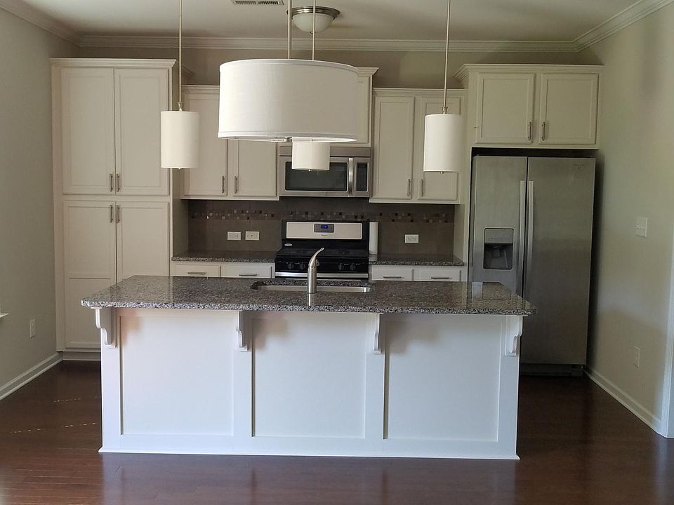 2nd image of 210 Old Castle Dr