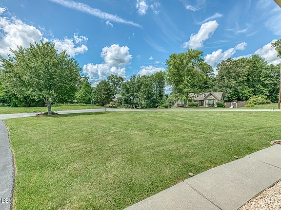 4th image of 3408 Manchester Ln