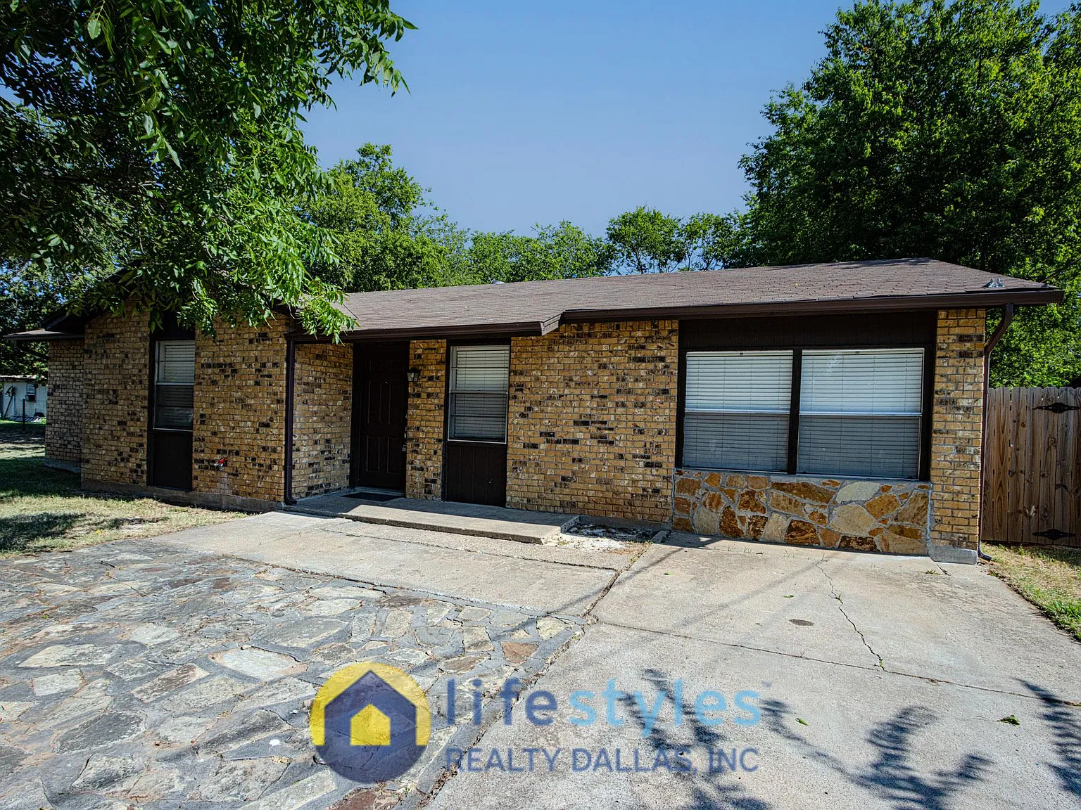 3 bed, 1406 sqft, $1,695 — Photo 2
