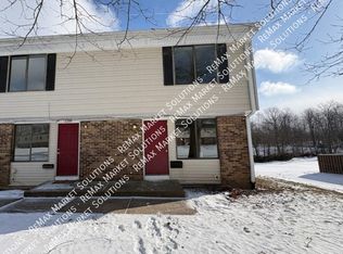2396 Echo Valley Dr, Stow, OH 44224