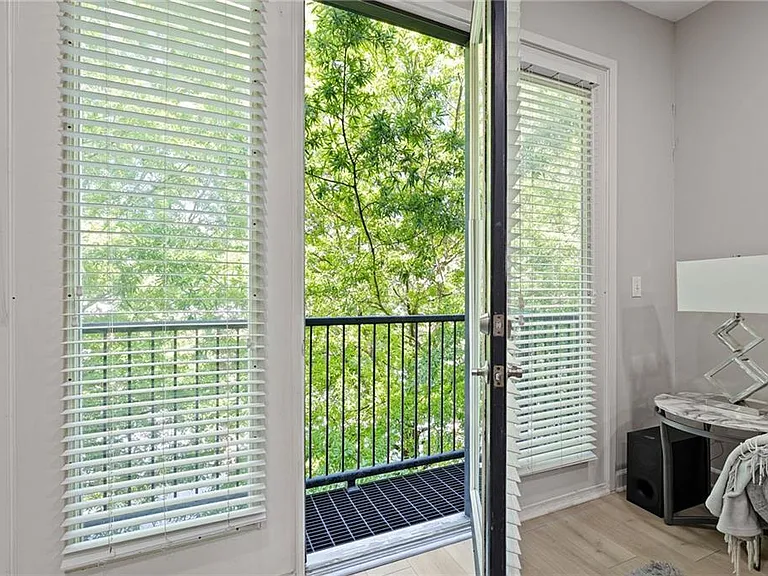 5300 Peachtree Rd #2104 — Photo 7