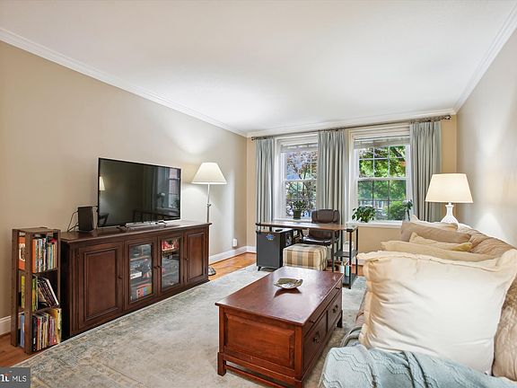 4th image of 3024 S Buchanan St APT A2