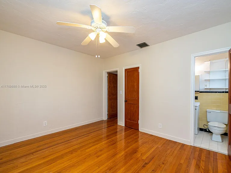 9441 Byron Ave — Photo 36