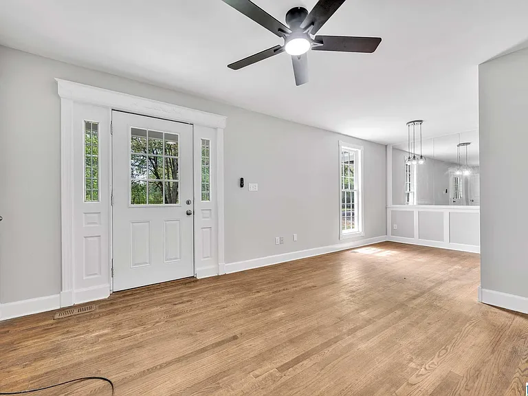 3027 Cora Ave — Photo 7