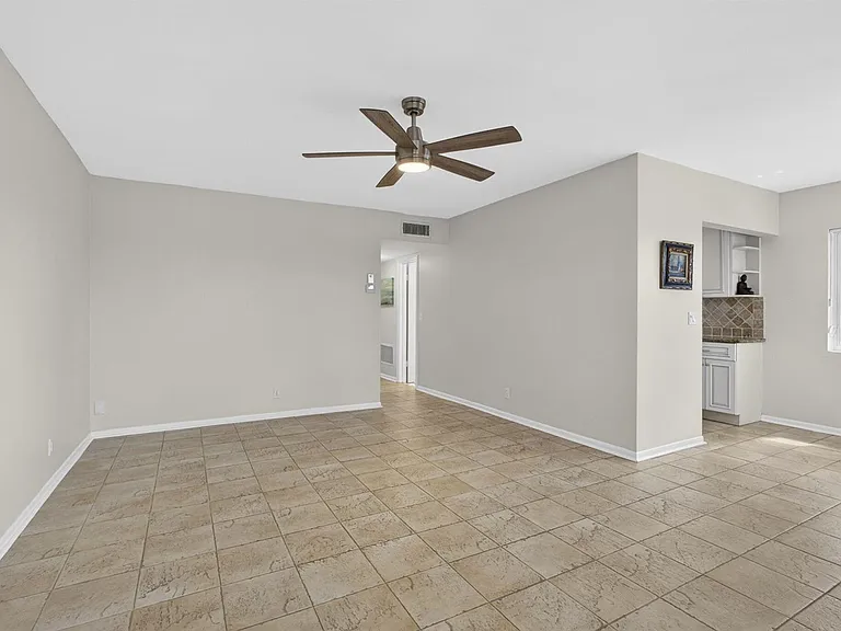3402 Cynthia Ln #201 — Photo 10