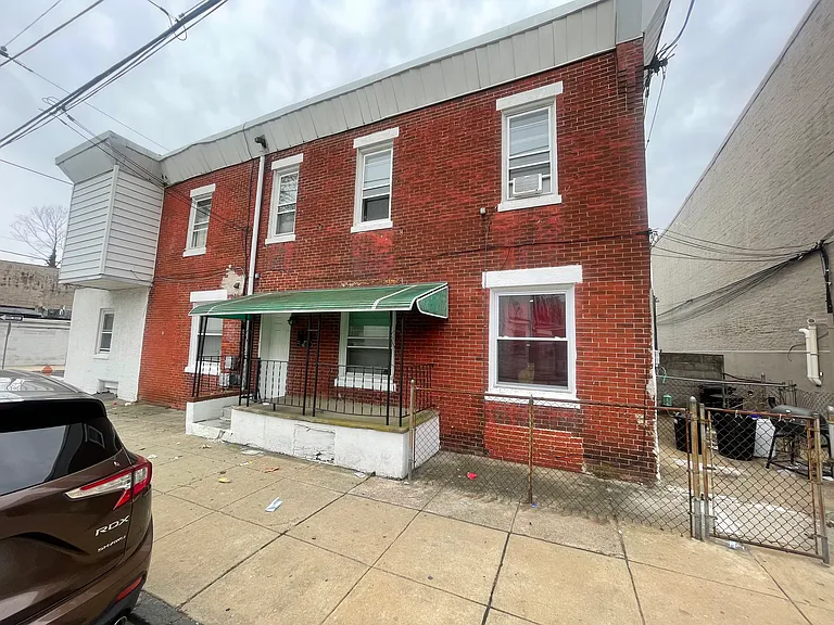 352 N Gross St #2 — Photo 1