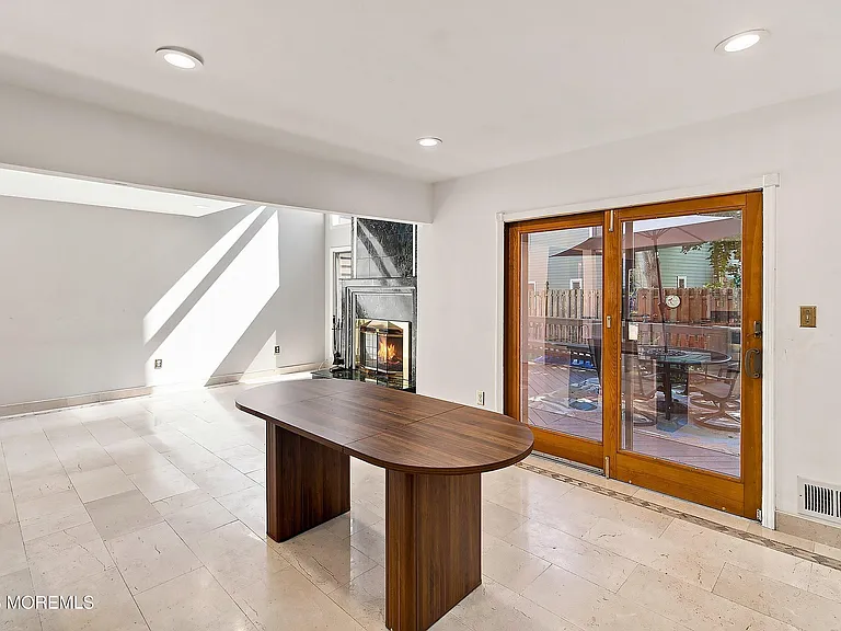 137 Marina Bay Ct — Photo 11