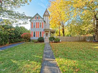 16 Brookside Ave, Menands, NY 12204