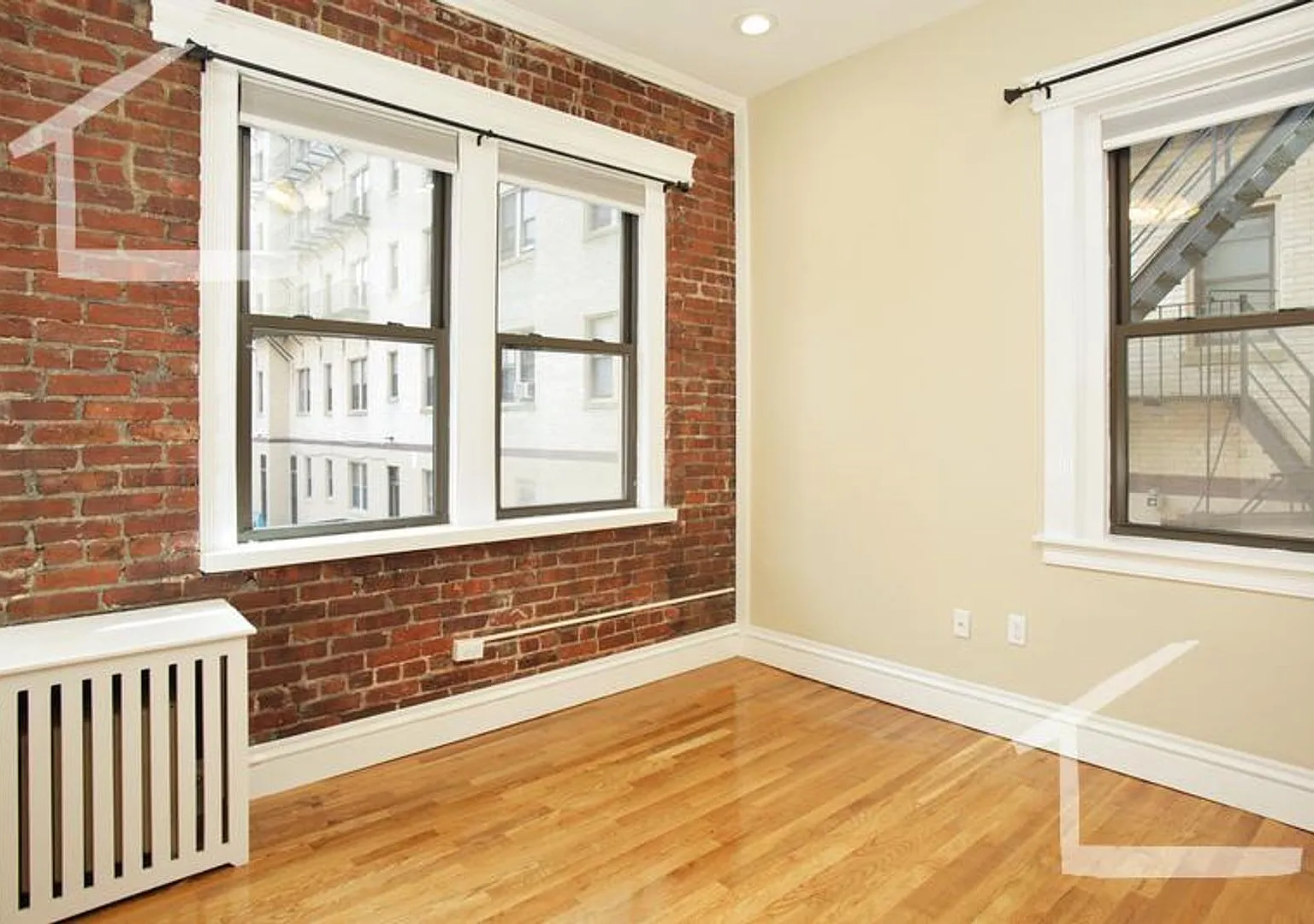 Nice 1 bed split in Fenway — Photo 4