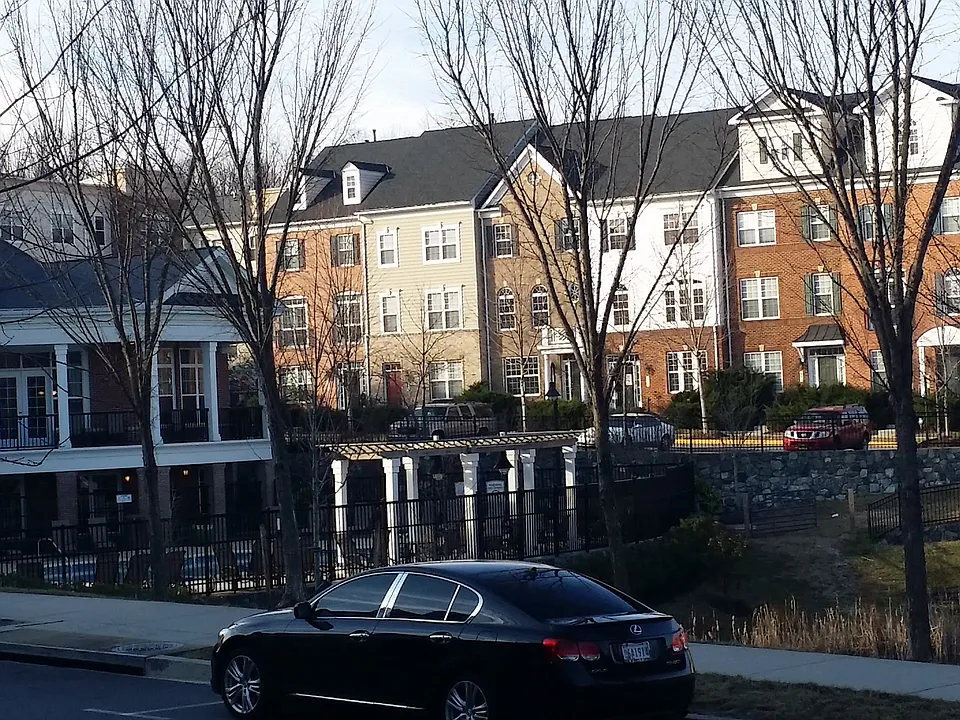 521 Spectator Ave