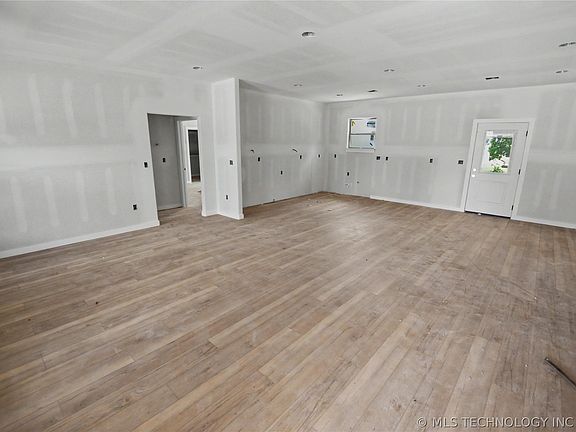2nd image of 18895 W Hunters Ct