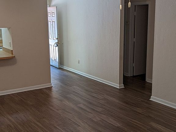 5th image of 421 E 8th Ave