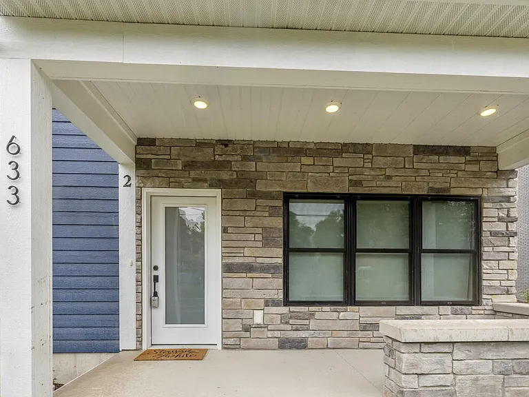 633 Fairview Ave NE #2 — Photo 13