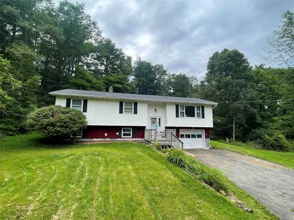 229 Marshman Rd, Chenango Forks, NY 13746
