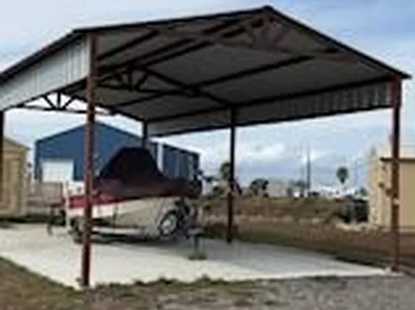 111 Gadwall Ln, Rockport, TX 78382