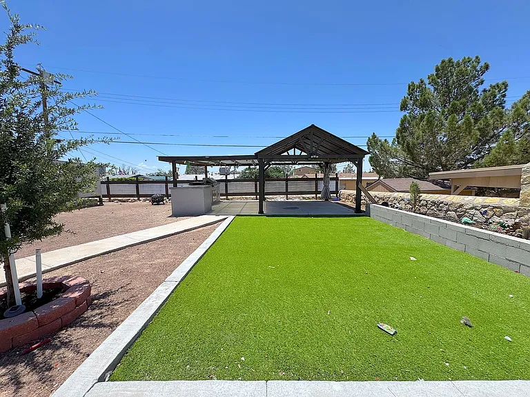 7816 Santa Monica Ct — Photo 16