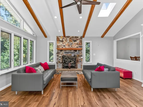 6020 Craft Rd, Alexandria, VA 22310