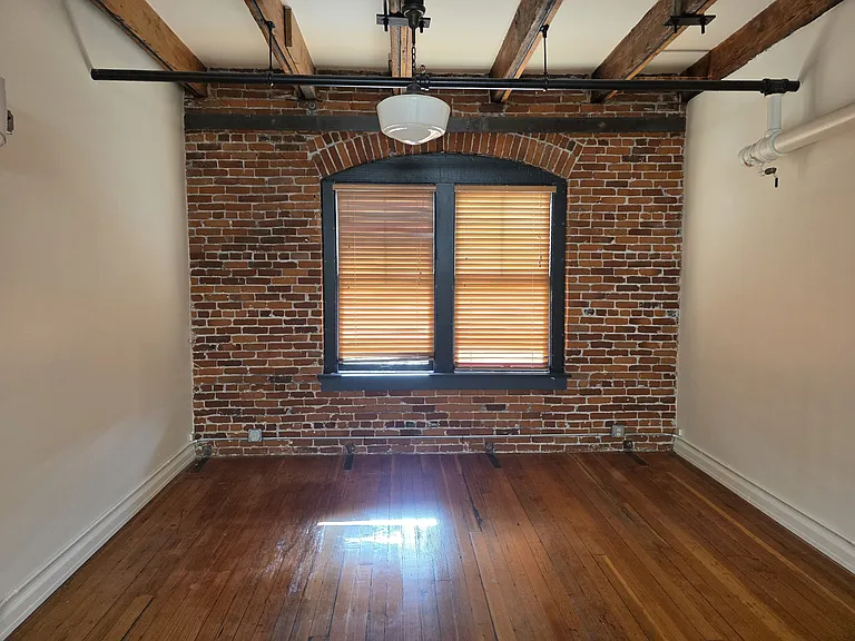 1306 NW Hoyt St #405 — Photo 9