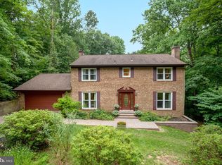 10507 Adel Rd, Oakton, VA 22124