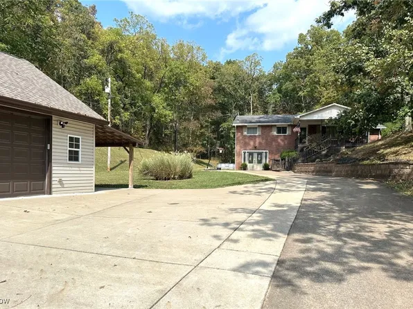 2250 Pettyville Rd, Parkersburg, WV 26101