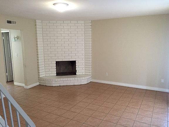 2nd image of 949 N Vineyard Ave APT 4