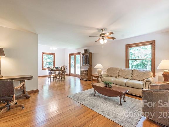 4th image of 7122 McCaslan Ln