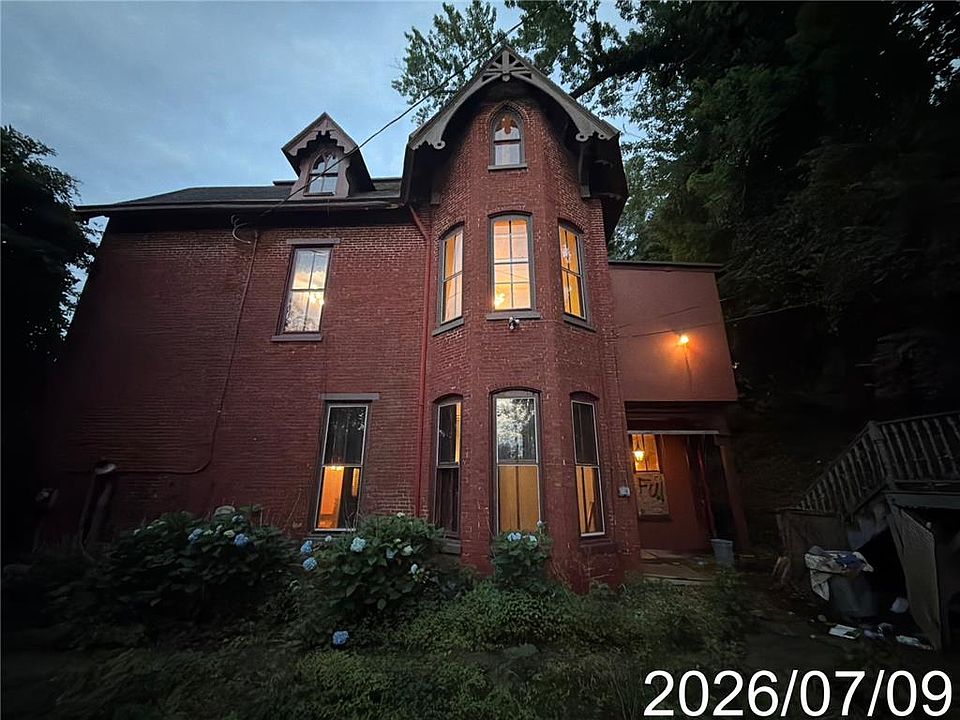 16th image of 315 S Centre St