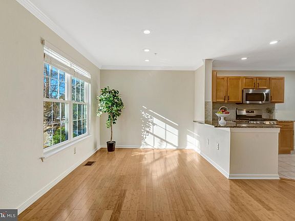 5th image of 12851 Fair Briar Ln