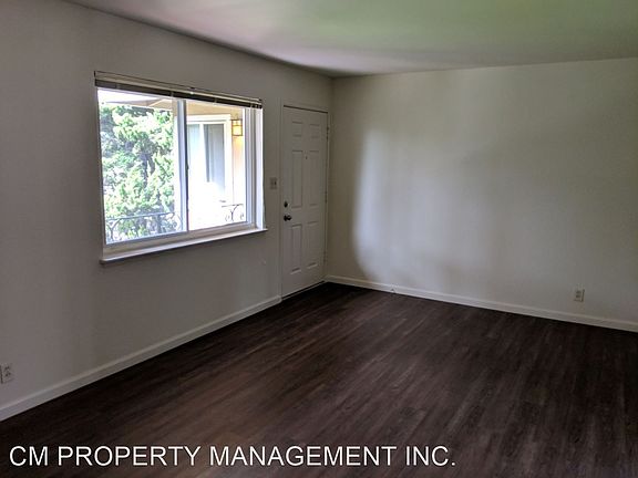 3rd image of 475 Dover Way APT 18