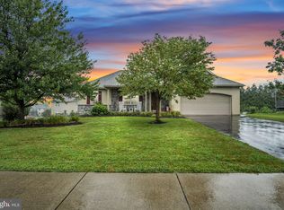 125 Torrey Pines Dr, Mount Wolf, PA 17347