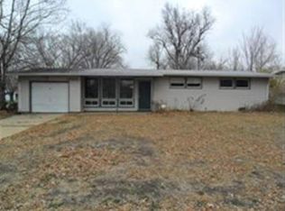 1424 SW Croix St, Topeka, KS 66611