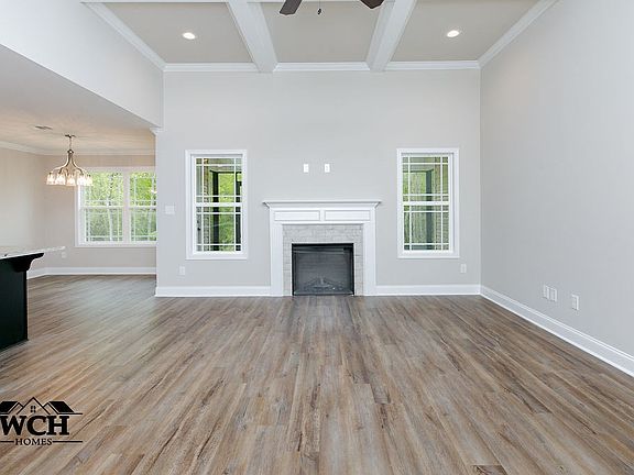 4th image of 204 Creekside Dr