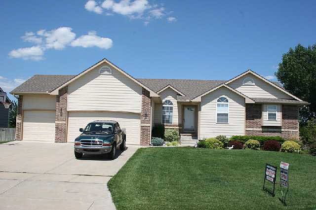 1st image of 1902 Lakeland Dr