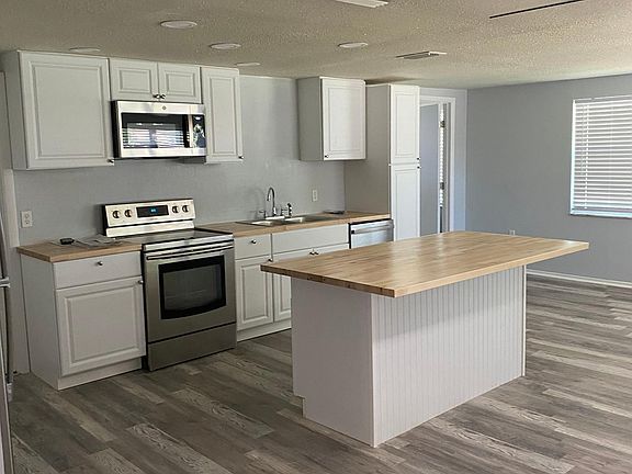 4th image of 7221 San Salvadore Dr