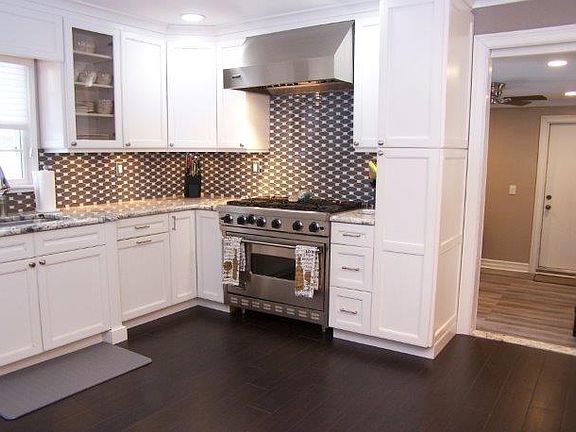 Granite,Viking Range-Kitchen