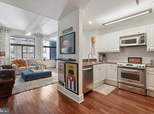 1500 Chestnut St APT 7G, Philadelphia, PA 19102