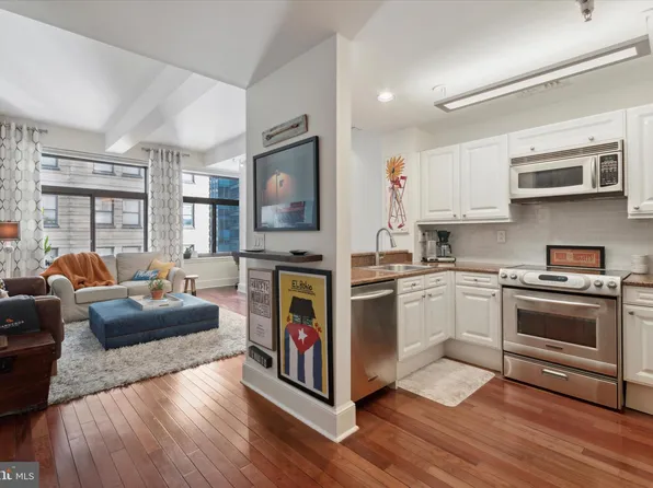 1500 Chestnut St APT 7G, Philadelphia, PA 19102
