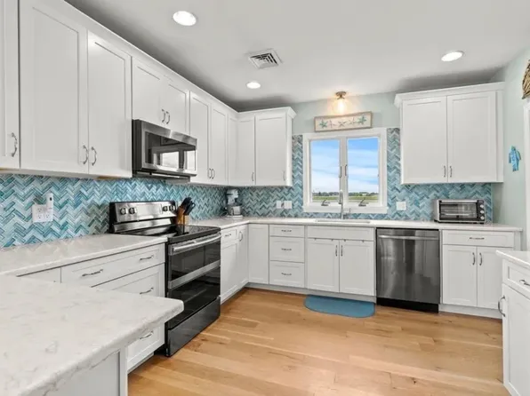 527 Ocean Boulevard, Hampton, NH 03842-3701