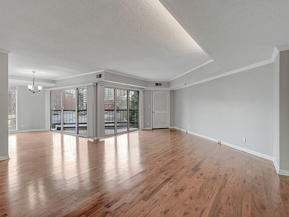 5th image of 900 19th Ave S APT 311