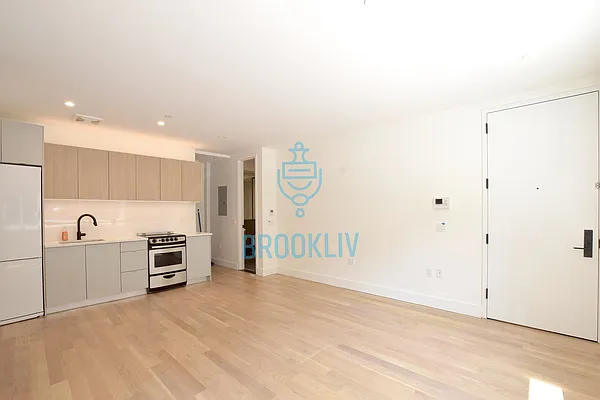 Rented by null | media 38