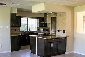 3rd image of 2907 Colonial Dr