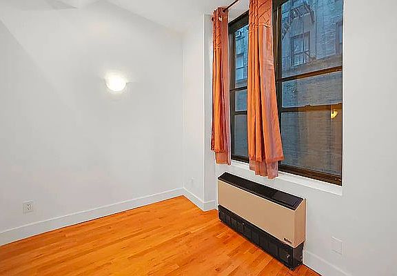 4th image of 213 E 37th St #1M