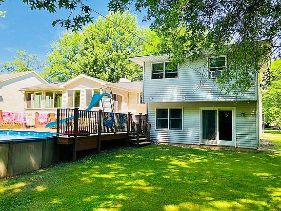 3rd image of 27 Leland Dr