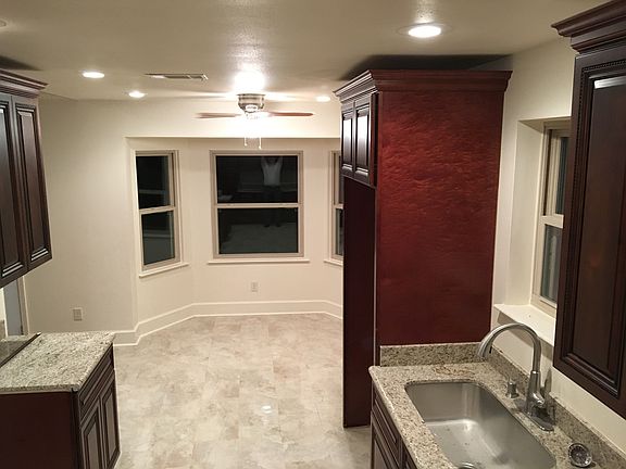 5th image of 406 Driftwood Cir