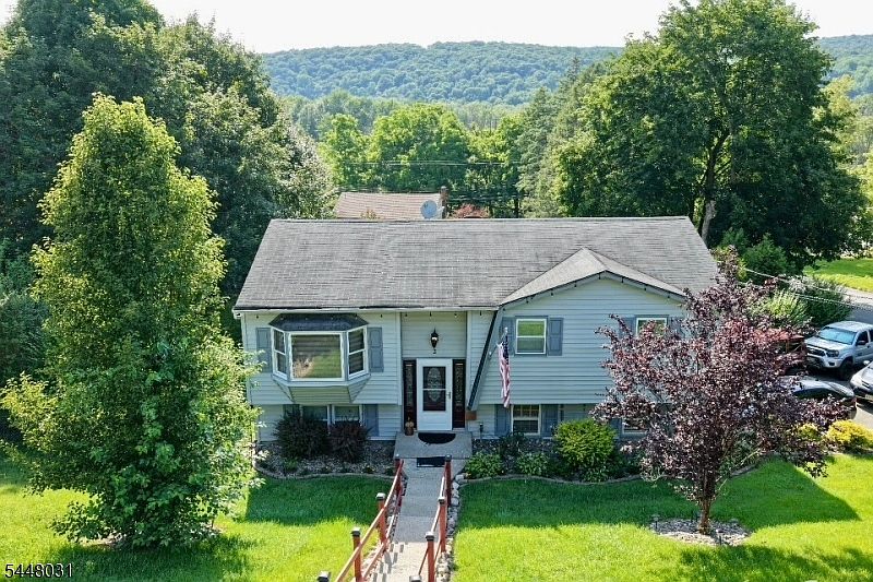 1st image of 2 Washington Rd