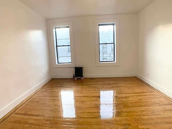 4th image of 2540 Ocean Ave #4