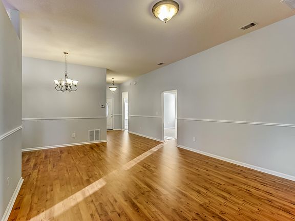 4th image of 6391 Farmhill Ct